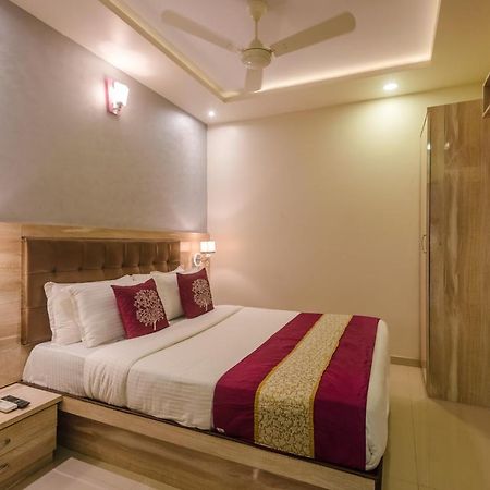 Hygienic Hotel Liberty Plaza Mumbai  Buitenkant foto