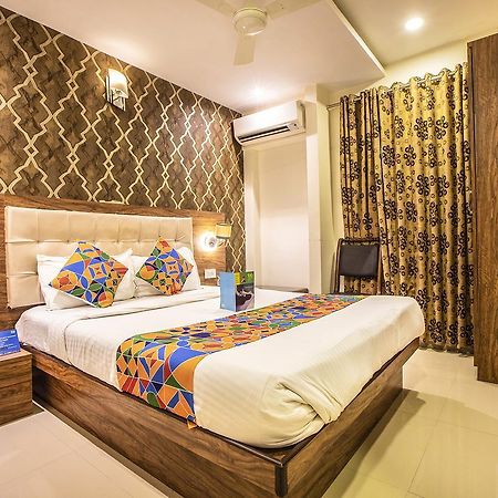 Hygienic Hotel Liberty Plaza Mumbai  Buitenkant foto