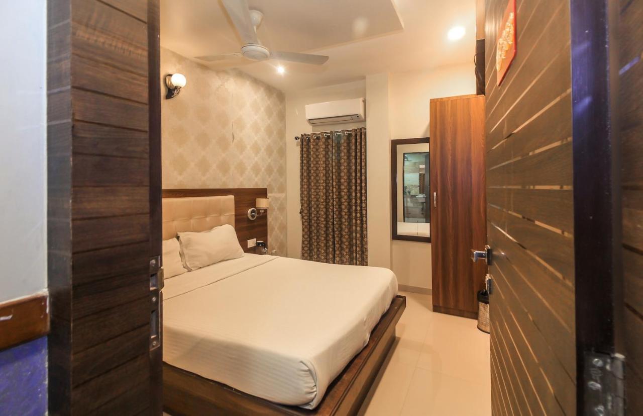 Hygienic Hotel Liberty Plaza Mumbai  Buitenkant foto