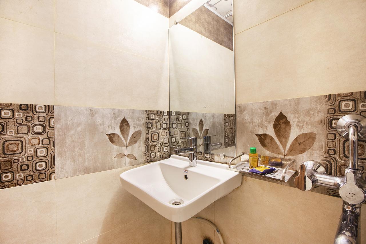 Hygienic Hotel Liberty Plaza Mumbai  Buitenkant foto