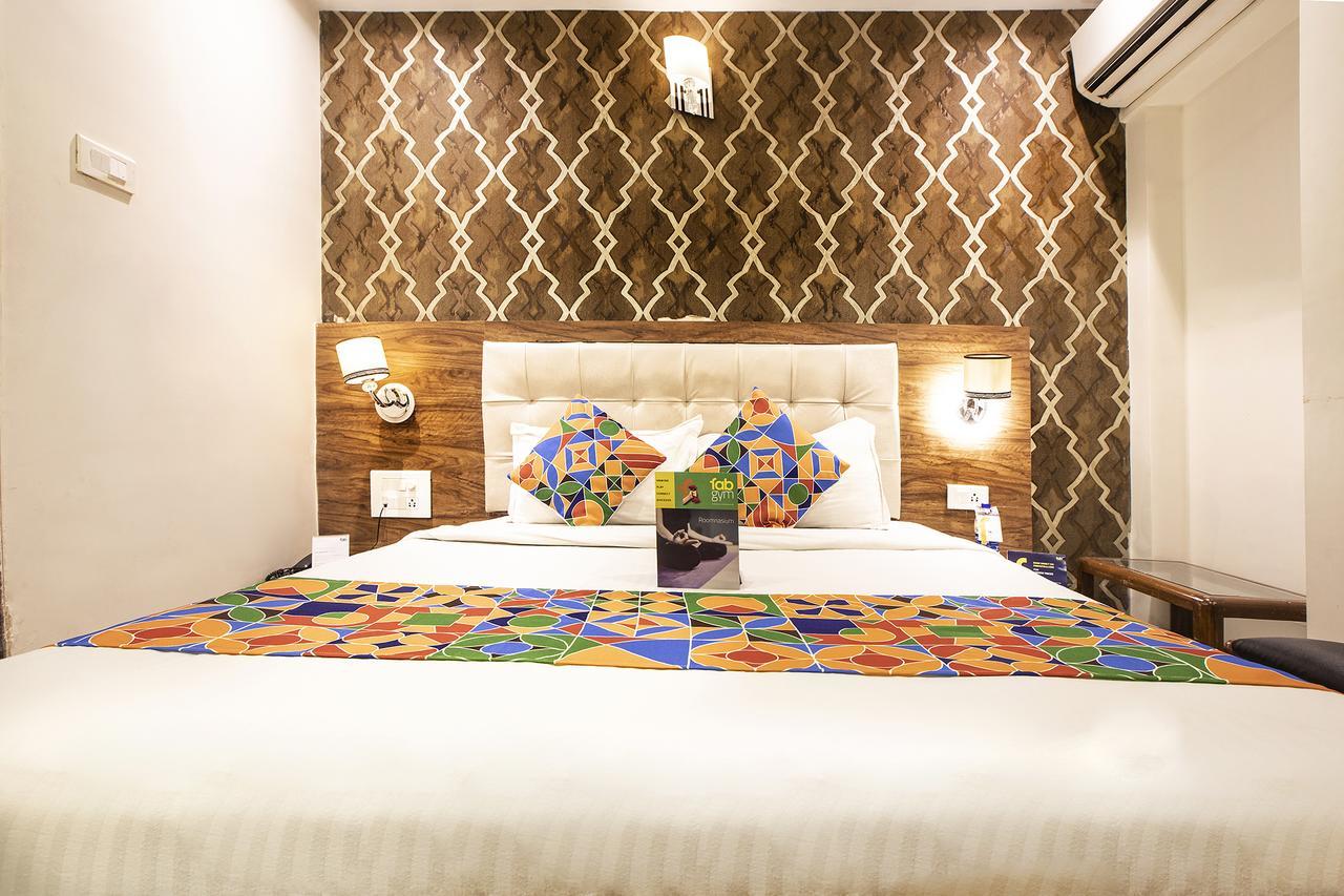 Hygienic Hotel Liberty Plaza Mumbai  Buitenkant foto