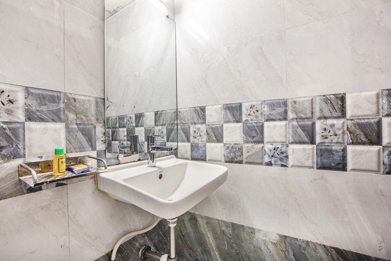 Hygienic Hotel Liberty Plaza Mumbai  Buitenkant foto